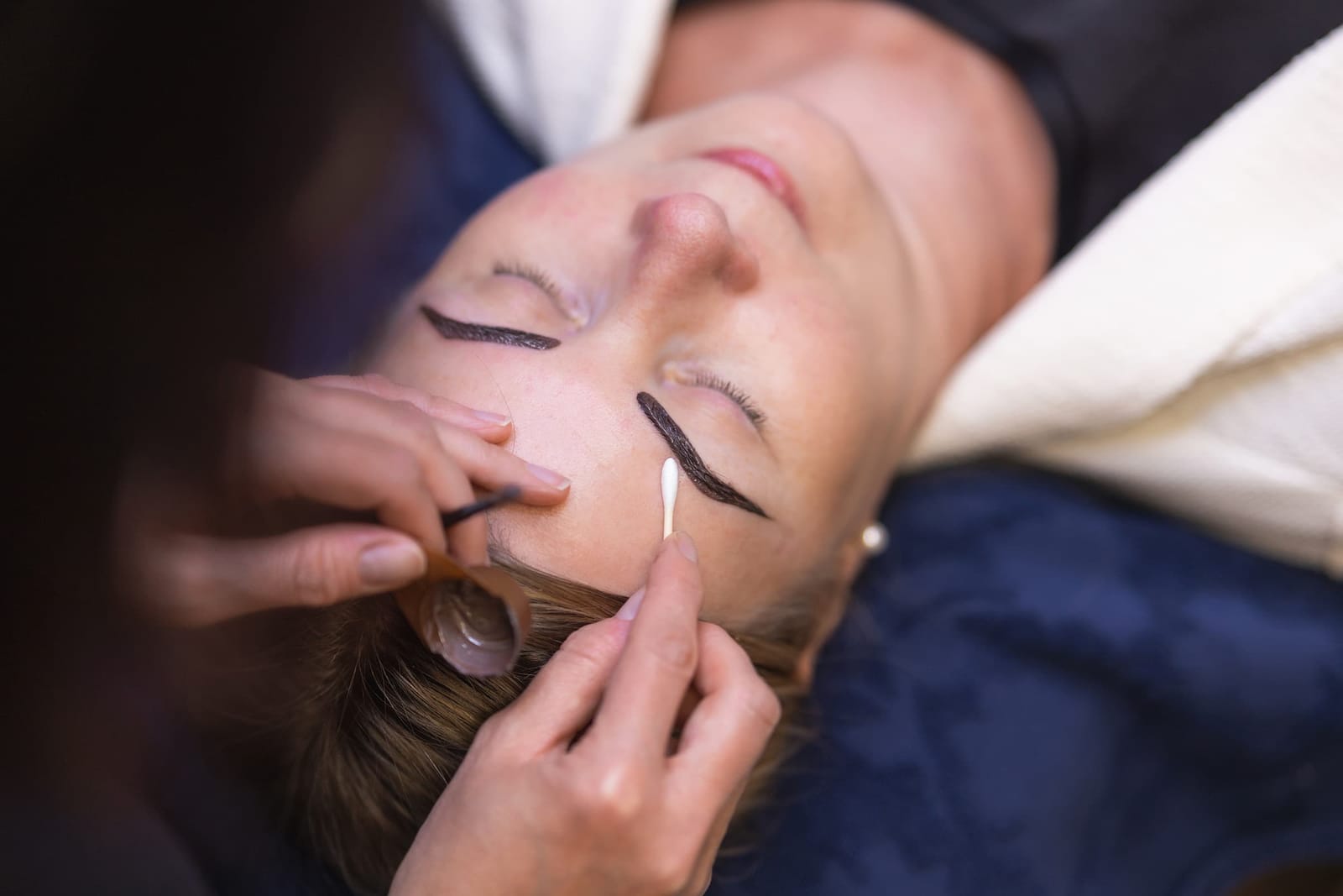 Ripset, kulmat ja kestopigmentointi – SH Esthetics Oulu